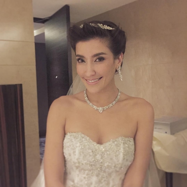 งานแต่ง แองจี้ เฮสติ้ง