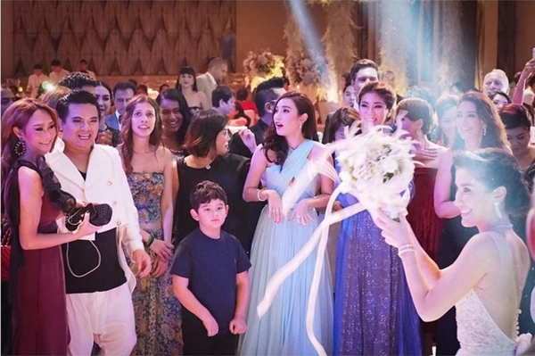 งานแต่ง แองจี้ เฮสติ้ง