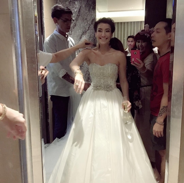 งานแต่ง แองจี้ เฮสติ้ง