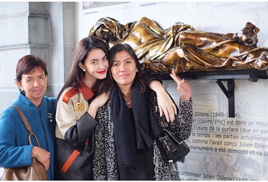 เลิศมาก.. ใหม่ ดาวิกา พร้อมผู้จัดการส่วนตัว พาคุณแม่ร่วมทริปทัวร์ยุโรป