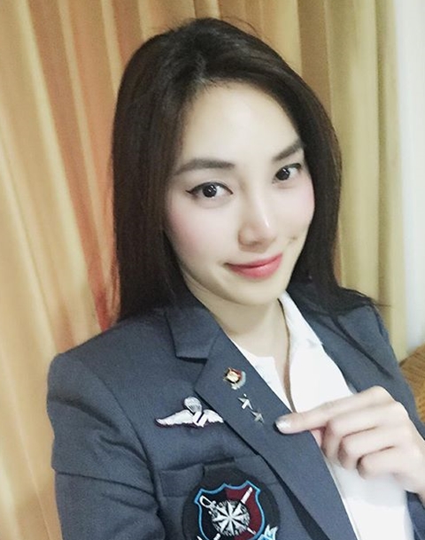 เมย์ พิชญ์นาฏ ทำได้ จบหลักสูตรโรงเรียนนายร้อย ติดดาวเก๋มาก