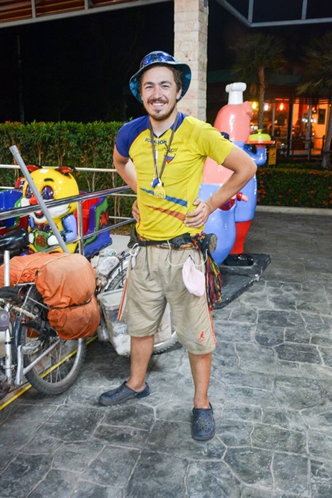 เปิดเรื่องราวสุดประทับใจ ของชายที่เดินทางรอบโลกด้วยความเร็ว 60 กม./วัน