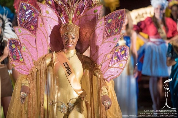 ส่องนางงามสาวในชุดประจำชาติ Miss Grand International 2015 สวย ๆ ทั้งนั้น