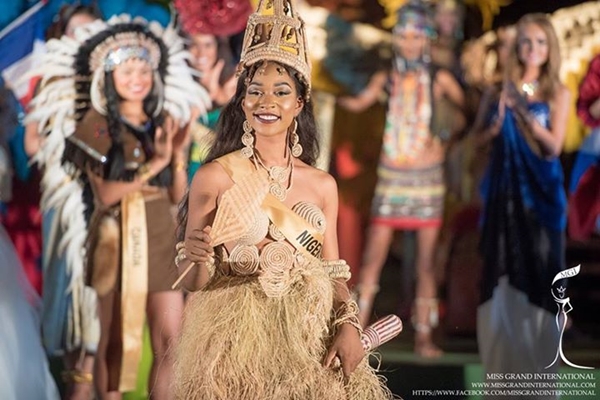 ส่องนางงามสาวในชุดประจำชาติ Miss Grand International 2015 สวย ๆ ทั้งนั้น