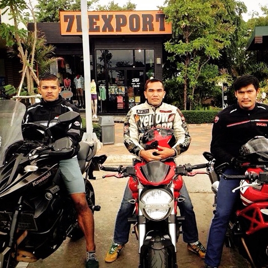 5 นักฟุตบอลไทย กับรถหรูคู่ใจ แต่ละคันบอกเลย ไม่ธรรมดา !