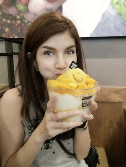 โบว์ แวนด้า หวานใจ ปอ ทฤษฎี คุณแม่คนสวยของ น้องมะลิ