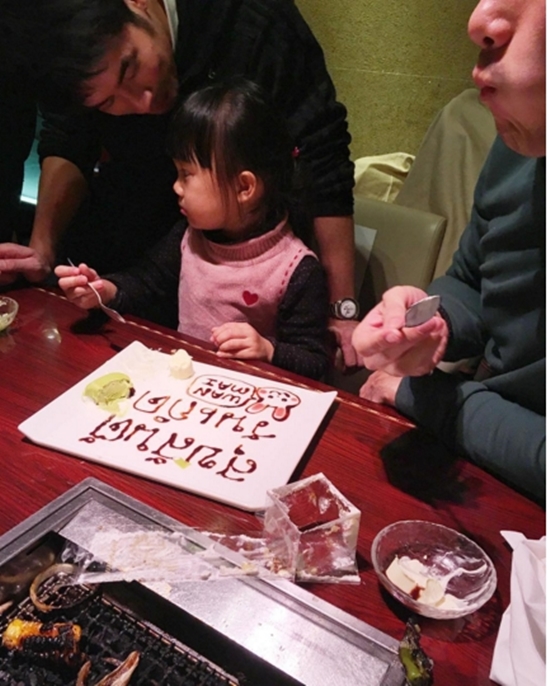 คำอวยพรซึ้ง ๆ จาก 3 เฮียและคุณแม่ถึง น้องวันใหม่ ในวันเกิดครบ 4 ขวบ