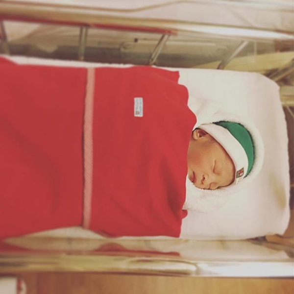 ซี ฉัตรปวีณ์ คลอดลูกชายรับวันคริสต์มาส ตั้งชื่อน้องต้นไม้