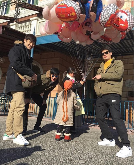 คำอวยพรซึ้ง ๆ จาก 3 เฮียและคุณแม่ถึง น้องวันใหม่ ในวันเกิดครบ 4 ขวบ