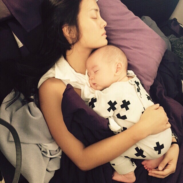 แก๊งนางฟ้า ลัดฟ้าเที่ยวฮ่องกงครั้งใหญ่ ลูกมากันพร้อมหน้า แฮปปี้สุด ๆ