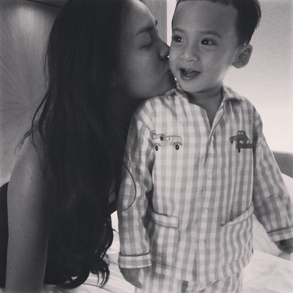 แก๊งนางฟ้า ลัดฟ้าเที่ยวฮ่องกงครั้งใหญ่ ลูกมากันพร้อมหน้า แฮปปี้สุด ๆ