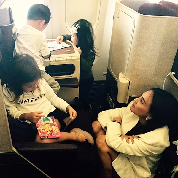 แก๊งนางฟ้า ลัดฟ้าเที่ยวฮ่องกงครั้งใหญ่ ลูกมากันพร้อมหน้า แฮปปี้สุด ๆ