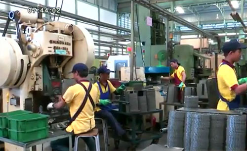 บอร์ดแรงงาน เรียกร้องค่าแรงขั้นต่ำ ปี 59 วันละ 360 บาท