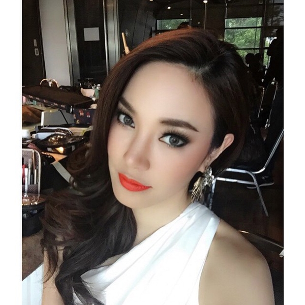 สารวัตรโจ้ อวยพรวันเกิด เมย์ พิชญ์นาฎ ผ่านป้ายบิลบอร์ดกลางอนุสาวรียชัยฯ