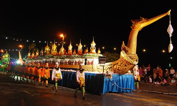 งานลอยกระทงสายไหลประทีป 1000 ดวง จ.ตาก