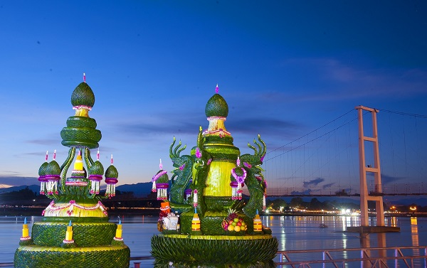 งานลอยกระทงสายไหลประทีป 1000 ดวง จ.ตาก
