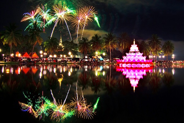 รวมสถานจัดงานลอยกระทง 2558