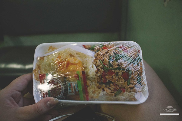 ขึ้นรถไฟไปนครศรีฯ ปล่อยอารมณ์ชิล ๆ ที่คีรีวง