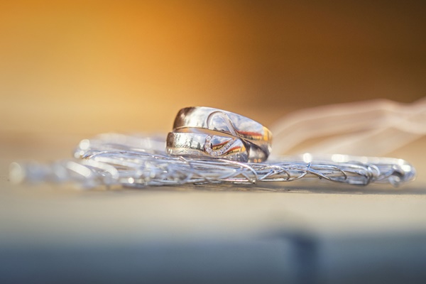 12 แหวนแต่งงานคู่ สื่อรักสัมผัสถึงหัวใจ