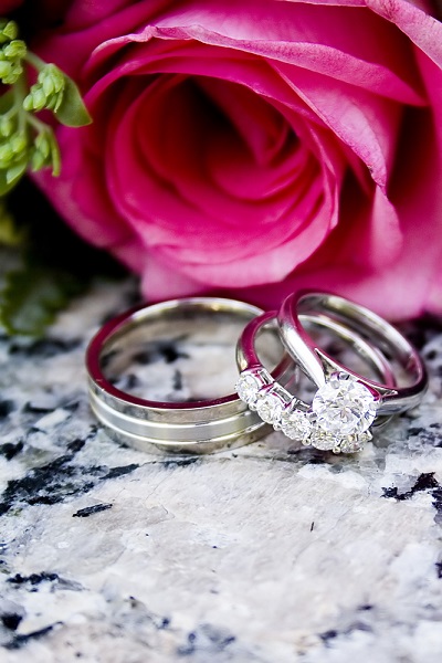 12 แหวนแต่งงานคู่ สื่อรักสัมผัสถึงหัวใจ