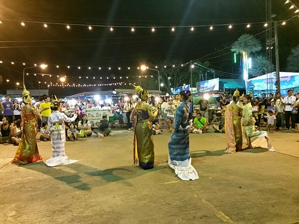 ชวนเที่ยวชม ช้อป ชิม ที่ถนนคนเดินสังขละบุรี