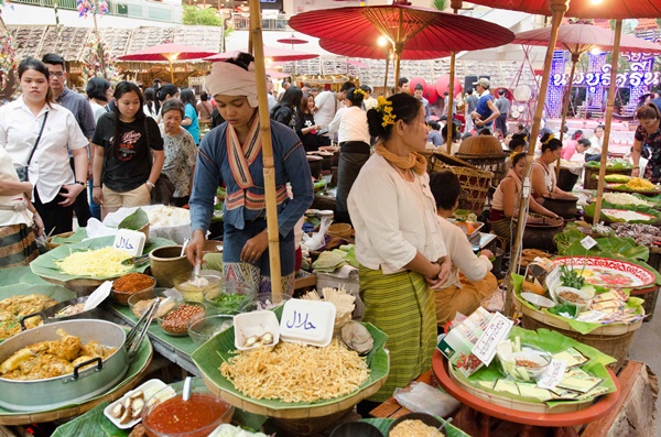 แอ่วตลาด กาดหมั้ว