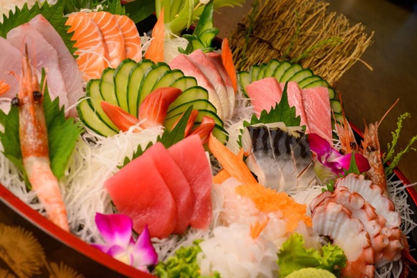 ชวนไปกินบุพเฟ่ต์แซลมอนเน้น ๆ เต็มคำชวนไปกินบุพเฟ่ต์แซลมอนเน้น ๆ เต็มคำ