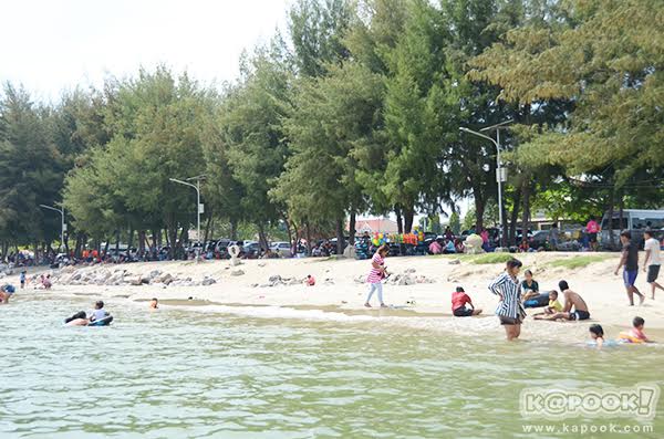 เทศกาลชมวาฬ  ทานปู หาดเจ้าสำราญ จ.เพชรบุรี