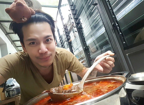 โม มนชนก