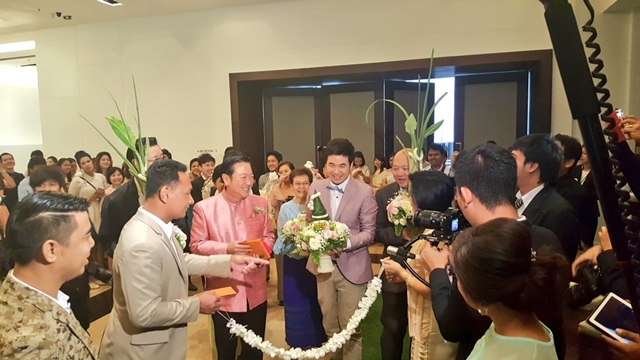 งานแต่ง แสตมป์ อภิวัชร์