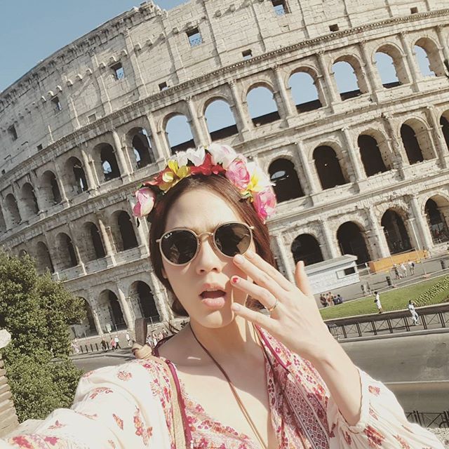 ชมพู่ อารยา