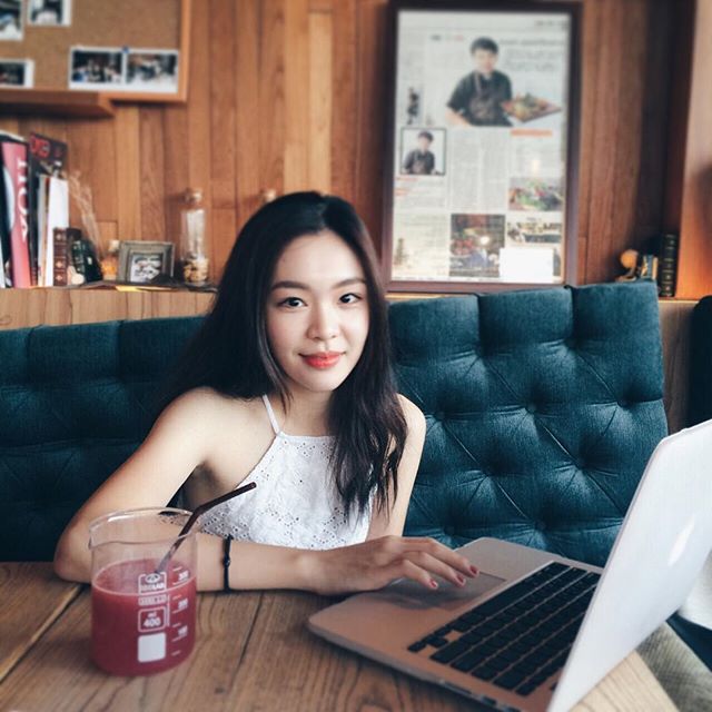  อีฟ นภัค