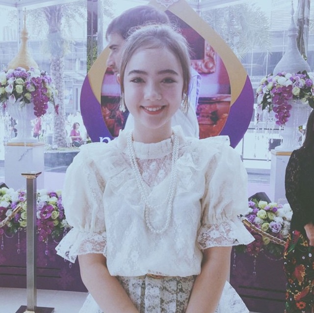 พลอยชมพู