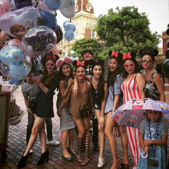 แก๊งนางฟ้า ลัดฟ้าเที่ยวฮ่องกงครั้งใหญ่ ลูกมากันพร้อมหน้า แฮปปี้สุด ๆ