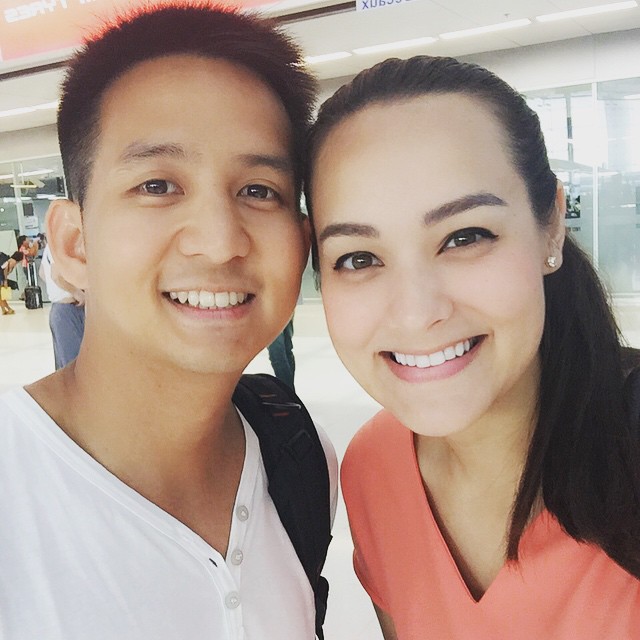 น้ำตาลเรียกพี่ นาตาลี เดวิส เผยภาพหวาน จับมือแฟนหนุ่มลุยทะเล