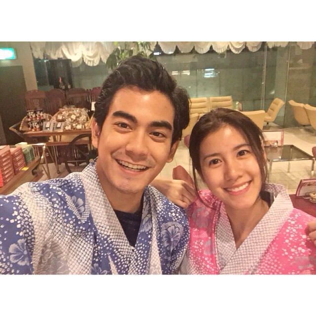 ฌอห์น เอสเธอร์ กับโมเม้นท์กุ๊กกิ๊ก ถ่ายแบบที่ญี่ปุ่น ขนาดเบื้องหลังยังหวานขนาดนี้ 