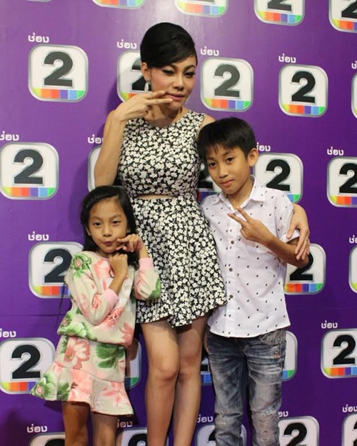 เอมมี่ อมลวรรณ