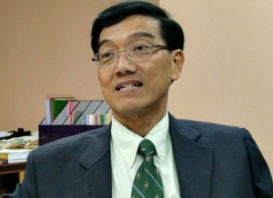  รศ. นพ.กำจร ตติยกวี