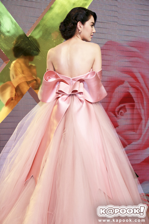 ลูกเกด ใหม่ ดาวิกา นำทีมซุปตาร์ตัวแม่ เดินแบบประชันความงาม