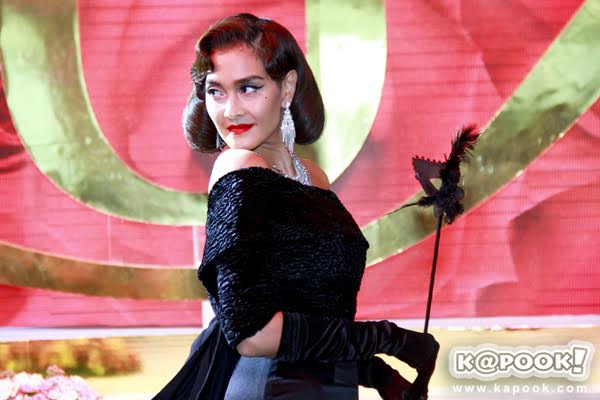 ลูกเกด ใหม่ ดาวิกา นำทีมซุปตาร์ตัวแม่ เดินแบบประชันความงาม