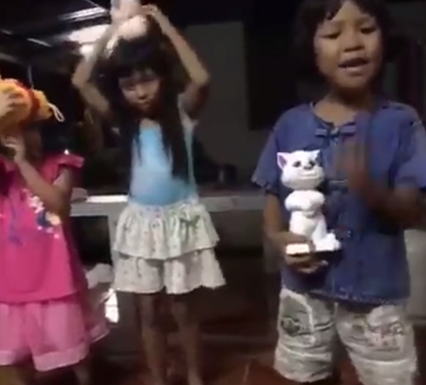  ลิปซิงค์รุ่นจิ๋ว