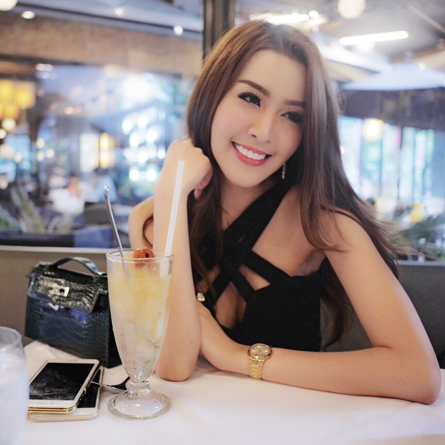 ไฮโซม่านฟ้า