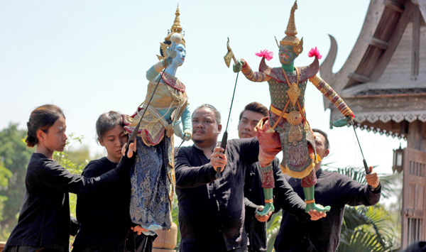 แม่เบี้ย ดึงศิลปะหุ่นกระบอก ร่วมฉากเปิดเรือนไทย