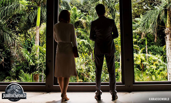 ส้นสูงคู่ใจที่นางเอกใส่วิ่งฝ่าดงไดโสเสาร์ ใน Jurassic World 