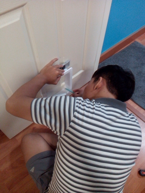 วิธีติดประตูแมวง่าย ๆ ทาสแมวทำเองได้ไม่ง้อช่าง