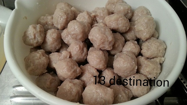 7 สูตรวิธีทำลูกชิ้นโฮมเมด พร้อมสูตรน้ำจิ้มลูกชิ้นรสเด็ด แบบนี้ใช่เลย