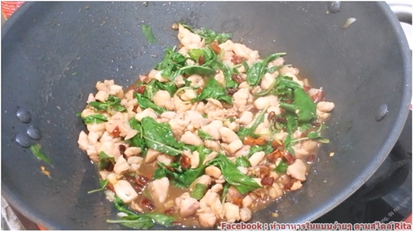 สปาเกตตีกะเพราไก่