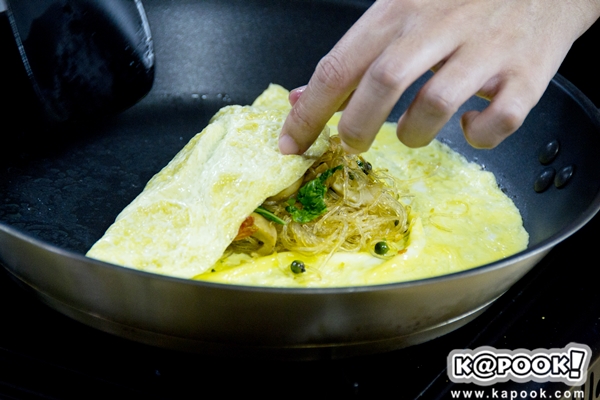 วิธีทำไข่ยัดไส้วุ้นเส้นผัดขี้เมา เมนูไข่ง่าย ๆ หลากหลายรสชาติ