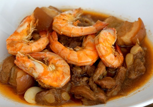 หมูต้มซีอิ๊วใส่กุ้ง 