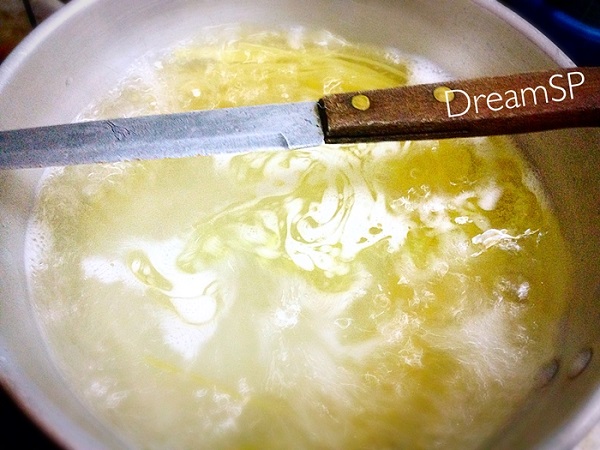 สปาเกตตีผัดซอสต้มยำกับไก่ย่าง